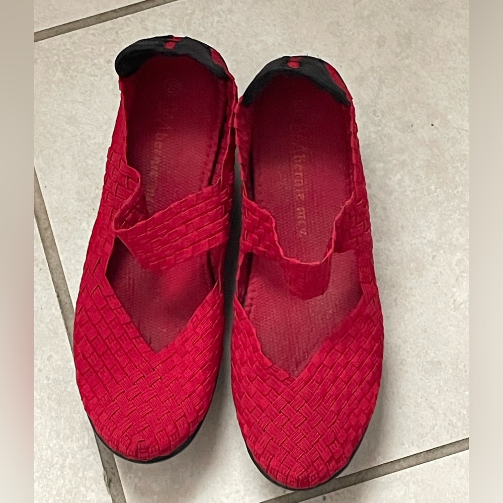 Berni Mave Lulia Slip On Shoes Size 8